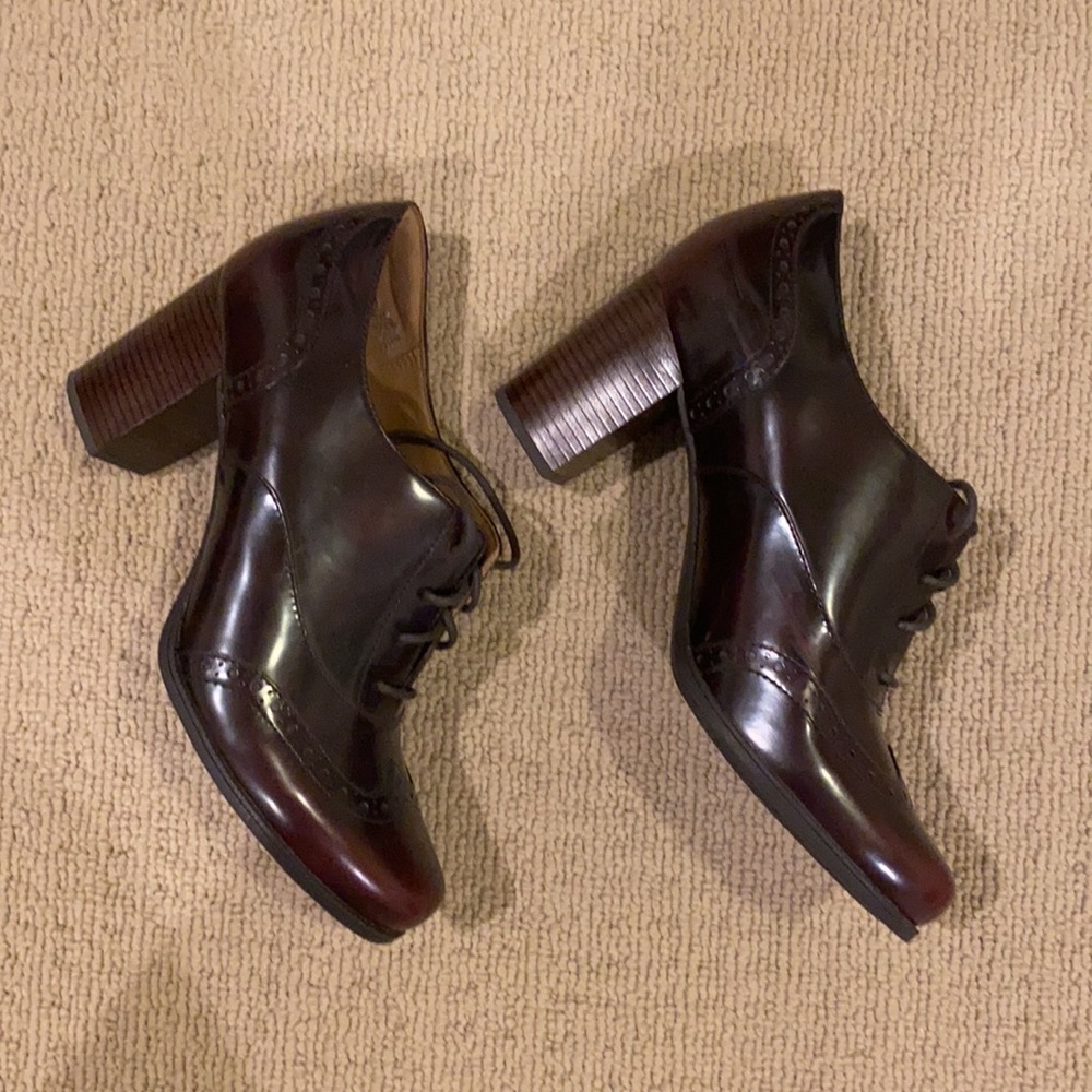 Clarks Brogue Dress Pumps